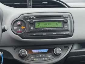 Toyota Yaris (2016) thumbnail 13