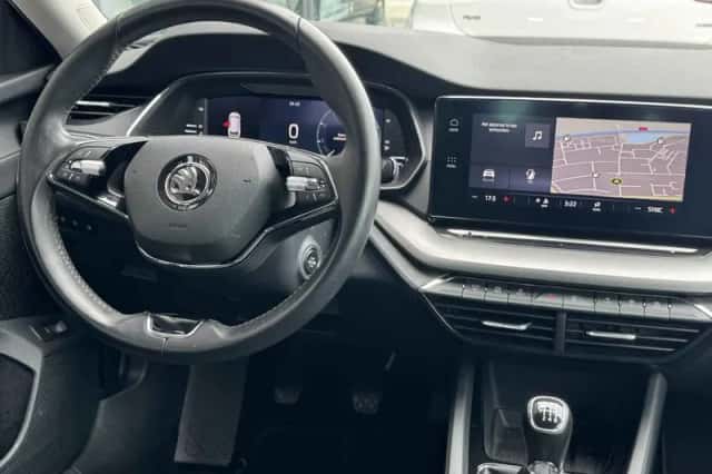 Škoda Octavia (2021) thumbnail 4