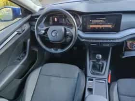 Škoda Octavia (2021) thumbnail 4