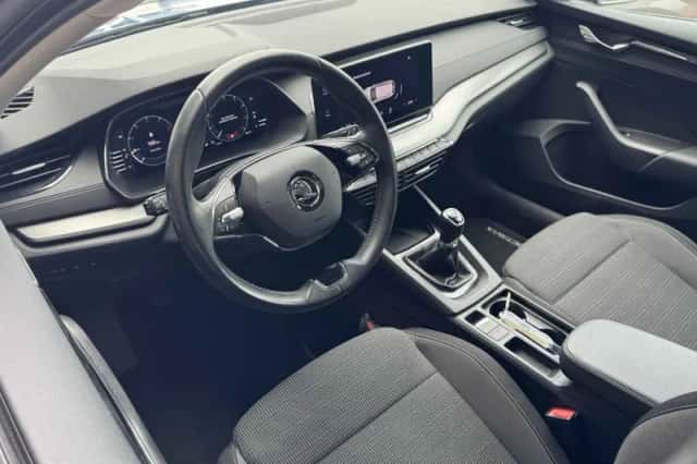 Škoda Octavia (2021) thumbnail 6