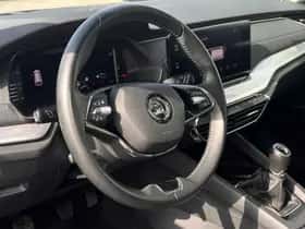 Škoda Octavia (2022) thumbnail 3