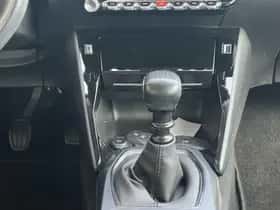 Peugeot 2008 (2020) thumbnail 16