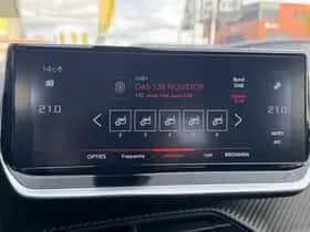 Peugeot 2008 (2020) thumbnail 25
