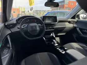 Peugeot 2008 (2022) thumbnail 3
