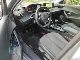 Peugeot 2008 (2021) thumbnail 3