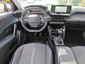 Peugeot 2008 (2021) thumbnail 4
