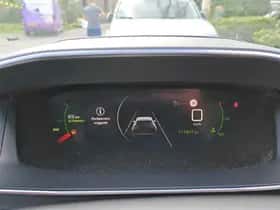 Peugeot 2008 (2021) thumbnail 10