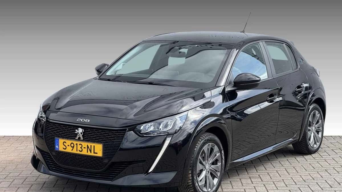 Peugeot e-208 (2023) — foto 1