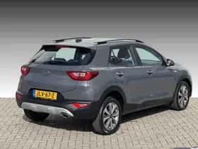 Kia Stonic (2021) thumbnail 2