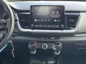 Kia Stonic (2021) thumbnail 18