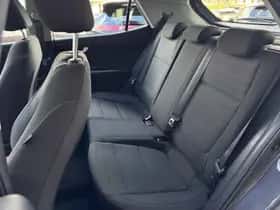 Kia Stonic (2021) thumbnail 22
