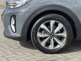 Kia Stonic (2021) thumbnail 25