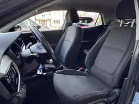 Kia Stonic (2021) thumbnail 5