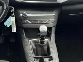Peugeot 308 (2018) thumbnail 5
