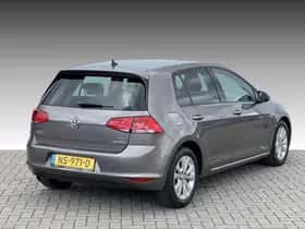 Volkswagen Golf (2017) thumbnail 2