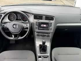 Volkswagen Golf (2017) thumbnail 3