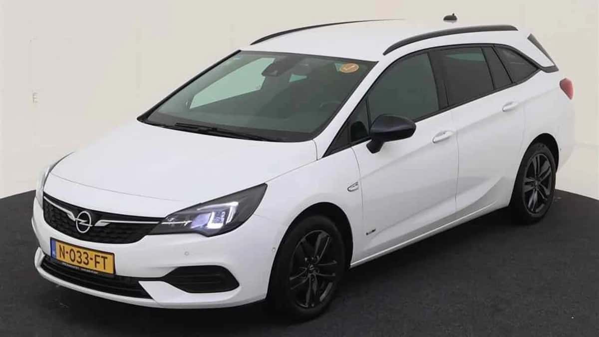 Opel Astra (2021) — foto 1