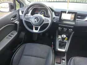 Renault Captur (2022) thumbnail 3