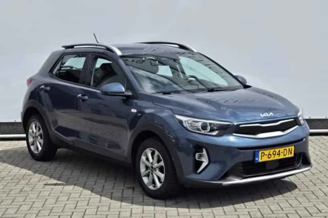 Kia Stonic (2022) thumbnail 5