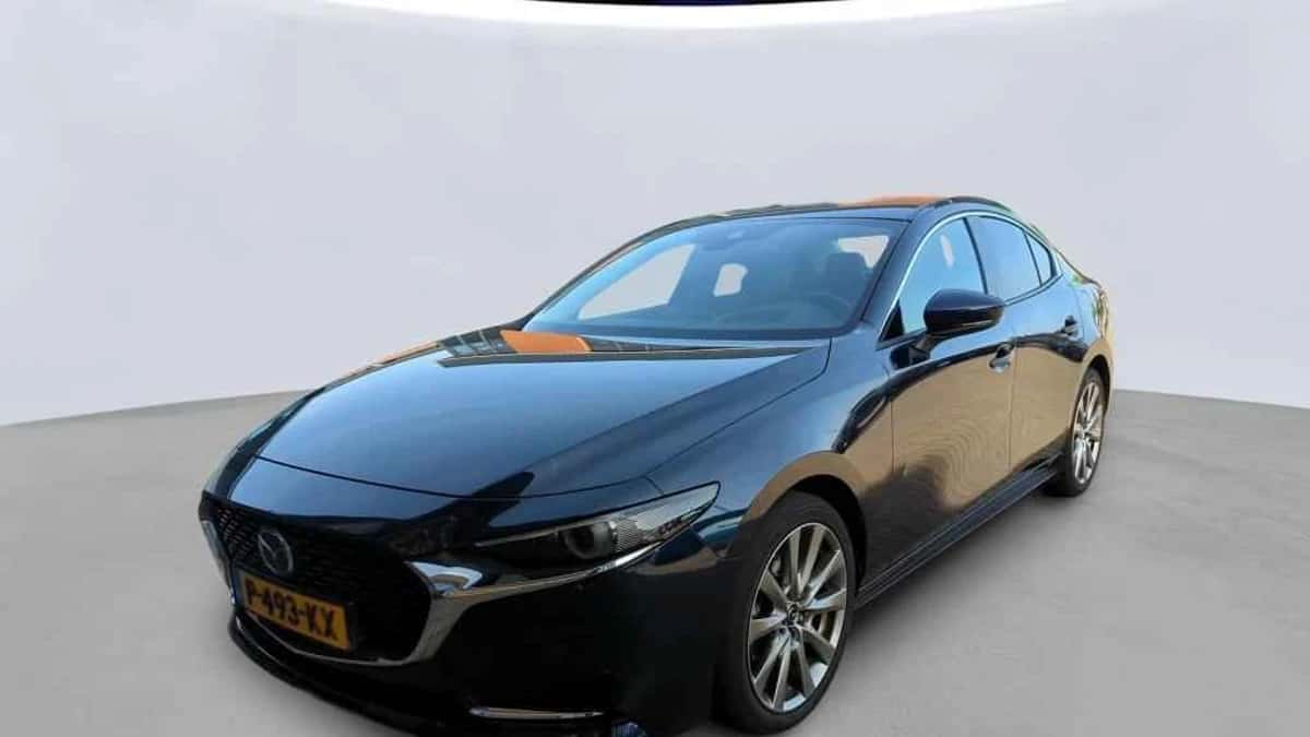 Mazda 3 (2022) — foto 1
