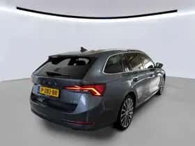 Škoda Octavia (2022) thumbnail 2