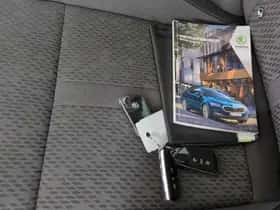 Škoda Octavia (2022) thumbnail 16