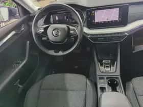 Škoda Octavia (2022) thumbnail 4