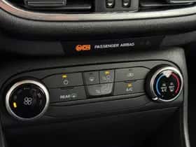 Ford Fiesta (2018) thumbnail 25
