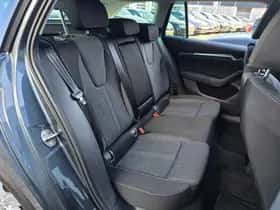 Škoda Octavia (2021) thumbnail 12
