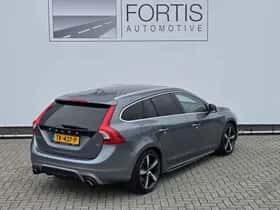 Volvo V60 (2018) thumbnail 2