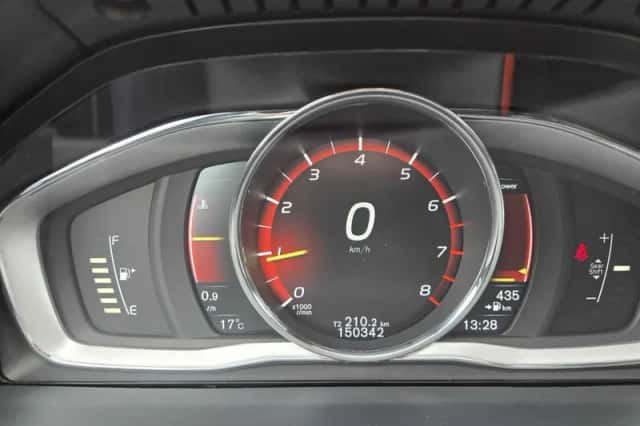Volvo V60 (2018) thumbnail 4