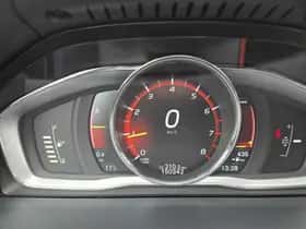 Volvo V60 (2018) thumbnail 4