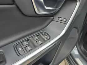 Volvo V60 (2018) thumbnail 35