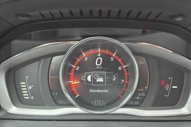 Volvo V60 (2018) thumbnail 5