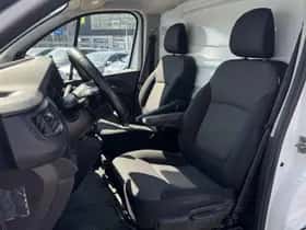 Renault Trafic (2022) thumbnail 3
