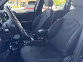 MINI Countryman (2016) thumbnail 3