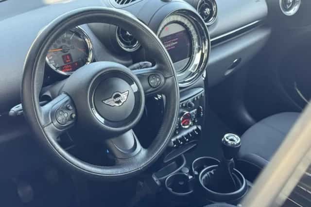 MINI Countryman (2016) thumbnail 4