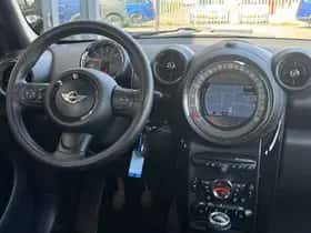 MINI Countryman (2016) thumbnail 7