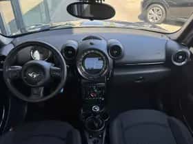 MINI Countryman (2016) thumbnail 8