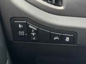 Kia Sportage (2011) thumbnail 25