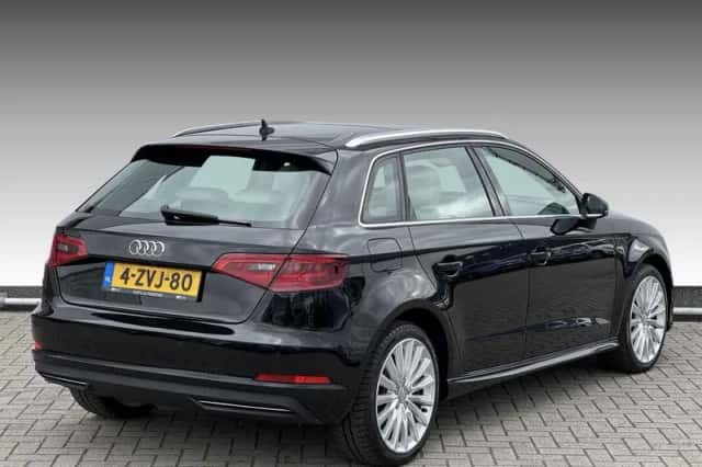Audi A3 (2015) thumbnail 2