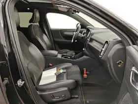 Volvo XC40 (2021) thumbnail 4