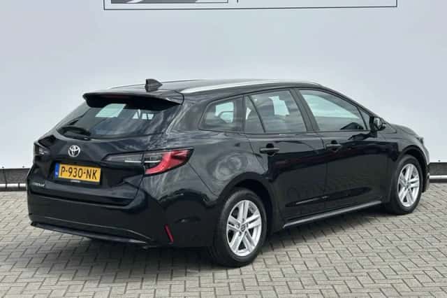 Toyota Corolla (2022) thumbnail 2