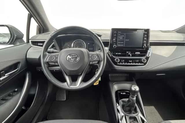 Toyota Corolla (2022) thumbnail 3