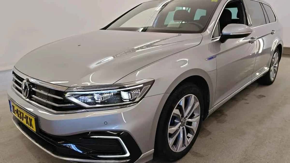 Volkswagen Passat (2021) — foto 1