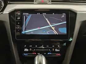 Volkswagen Passat (2021) thumbnail 3