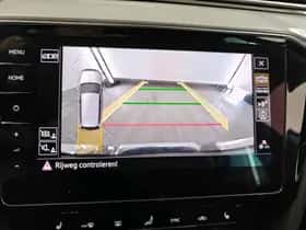 Volkswagen Passat (2021) thumbnail 5
