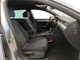 Volkswagen Passat (2021) thumbnail 7