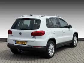 Volkswagen Tiguan (2016) thumbnail 2