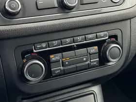 Volkswagen Tiguan (2016) thumbnail 12